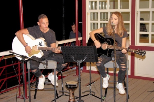 ΛΟΥΤΡΑ ΑΙΔΗΨΟΥ: Ονειρική βραδιά από μαθητές-καλλιτέχνες