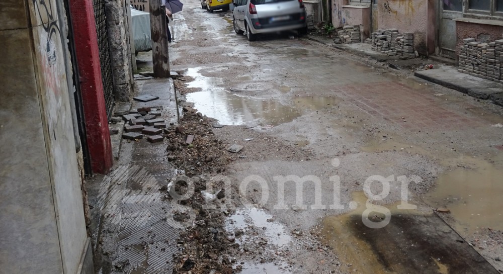 ΧΑΛΚΙΔΑ: Απαράδεκτη εικόνα με δυο στάλες βροχής