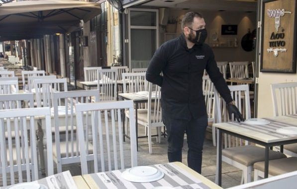 ΚΟΡΩΝΟΪΟΣ: Πρόστιμα και συλλήψεις για καταστηματάρχες