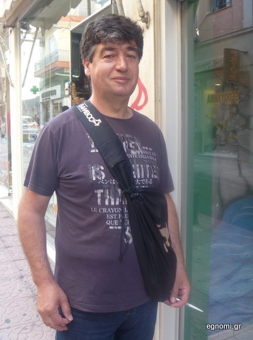 Ο Βαγγέλης ψάχνει για στέκι