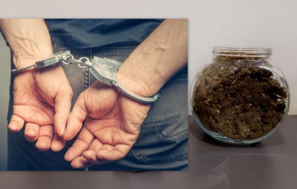 Συνελήφθη 23χρονος Έλληνας με χασίς σε γυάλινη συσκευασία