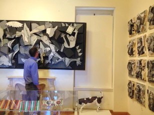 Ο Μπακογιάννης επέλεξε το Κόκκινο Σπίτι για να δώσει συνέντευξη στον Alpha