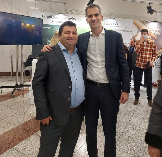 Ο Μπακογιάννης πήρε αγκαλιά τον Τσαπουρνιώτη