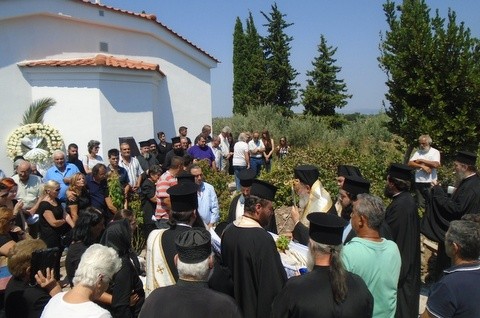 Ο Μητροπολίτης στην Εξόδιο Ακολουθία του μακαριστού ιερέα Δημητρίου Θάνου