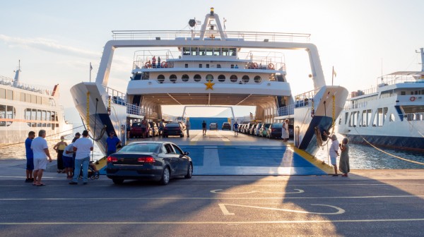 Συνεχίζεται το απαγορευτικό από το λιμάνι της Ραφήνας