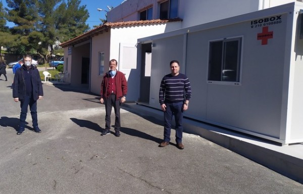 ΚΟΡΩΝΟΪΟΣ: Τοποθετήθηκε προκάτ οικίσκος στην είσοδο του Κέντρου Υγείας Αλιβερίου