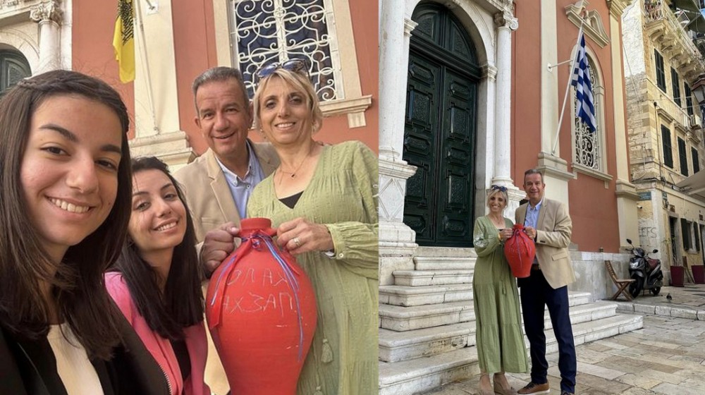 Ο Σταύρος Μακαρίου με την οικογένειά του έσπασαν κανάτια στην Κέρκυρα