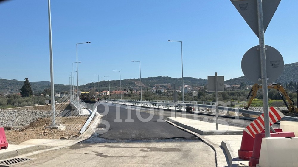 ΑΦΡΑΤΙ: Ασφαλτοστρώνεται η γέφυρα
