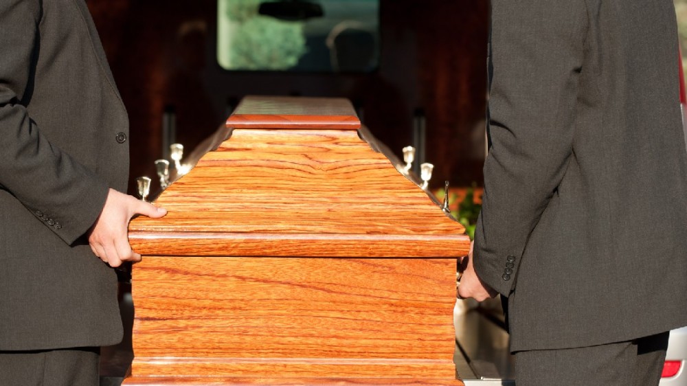 Ελεύθερη η 62χρονη που έθαψε τη μητέρα της στη Βοιωτία