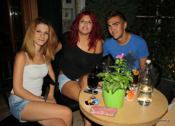 Δεν αντέχει τις γυναίκες!