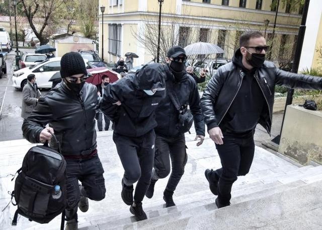 Ξυλοδαρμός στο Μετρό: Ποινική δίωξη σε βαθμό κακουργήματος για τους δράστες