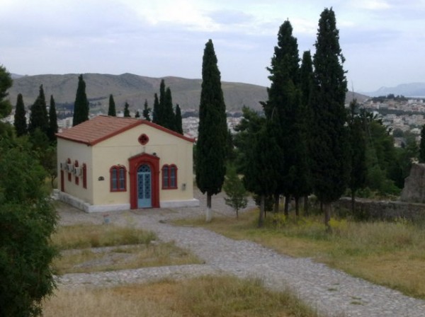 ΧΑΛΚΙΔΑ-ΚΑΝΗΘΟΣ: Βραδινή θεία λειτουργία στο παρεκκλήσιο του Προφήτη Ηλία