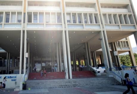 Κουκουλοφόροι τραυμάτισαν 5 φοιτητές