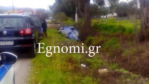 ΧΑΛΚΙΔΑ - ΚΟΛΙΜΑΤΣΑΝΙΚΑ: Αυτοκίνητο κατέληξε σε αμπολή
