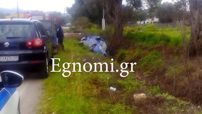 ΧΑΛΚΙΔΑ - ΚΟΛΙΜΑΤΣΑΝΙΚΑ: Αυτοκίνητο κατέληξε σε αμπολή