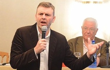 Η γρίπη έριξε στο κρεβάτι τον Απόστολο Γκλέτσο