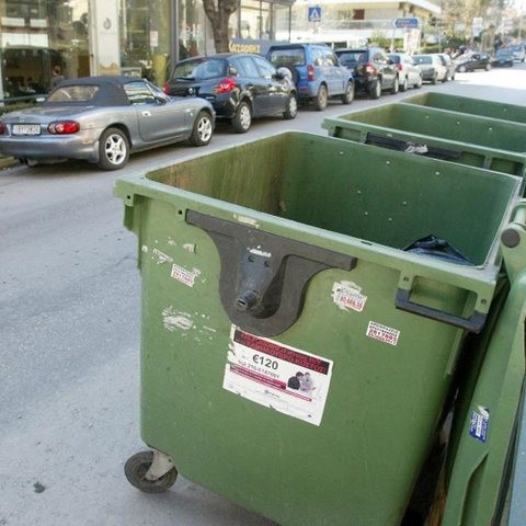 Βρέφος βρέθηκε μέσα σε κάδο, αλλά είναι καλά στην υγεία του