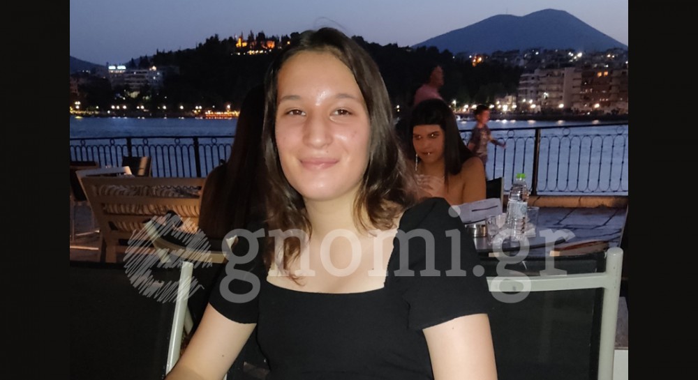 Έχει κoλλήσει με τον.. Χάρι!