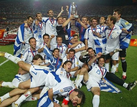 EURO 2004: Τα πρωτοσέλιδα των εφημερίδων για τον θρίαμβο της Εθνικής