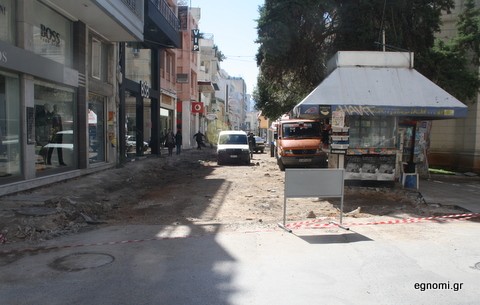 Άρχισαν οι εργασίες πεζοδρόμησης σε Αβάντων και Βαρατάση