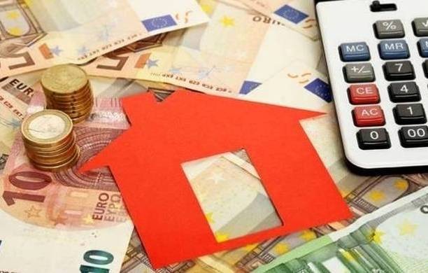 ΚΟΡΩΝΟΪΟΣ- ΟΙΚΟΝΟΜΙΑ: Παγώνουν τα δάνεια επιχειρήσεων για έξι μήνες