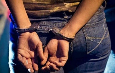 Συνελήφθη γυναίκα γιατί εκκρεμούσε σε βάρος της καταδίκη για κλοπή
