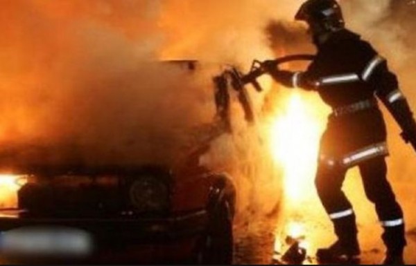 Τυλίχτηκε στις φλόγες αυτοκίνητο στο Βασιλικό