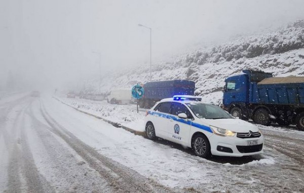 ΕΥΒΟΙΑ- ΧΙΟΝΙΑ: Απαγορεύτηκε η κυκλοφορία φορτηγών μετά τον Άγιο - Έκλεισε πάλι ο δρόμος στα Ήλια
