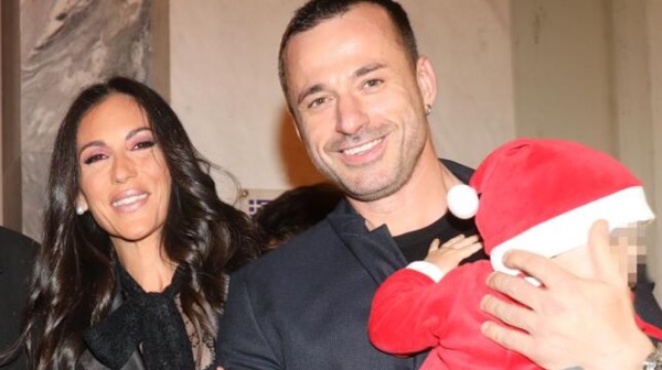 Ανθή Βούλγαρη: Κινείται νομικά για τις επεξεργασμένες φωτογραφίες που κυκλοφόρησαν με το μωρό της