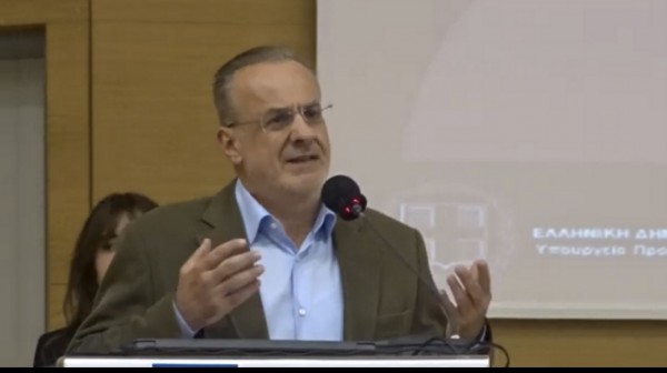 Ο Ζεμπίλης ...ευλόγησε τα γένια του στην εκδήλωση της Καραμπατσώλη