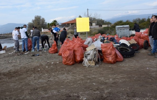 Εθελοντικές οργανώσεις καθάρισαν τον υγροβιότοπο του Κολοβρέχτη
