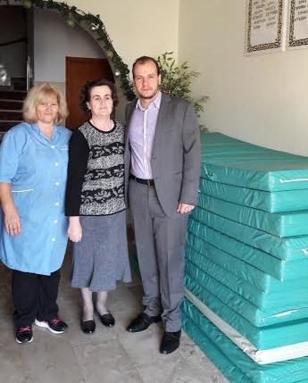 Υγειονομικό υλικό και στρώματα στο Γηροκομείο Καρύστου