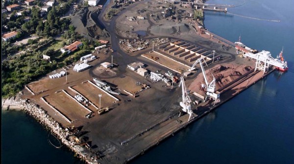 ΛΑΡΥΜΝΑ: Τραυματίστηκε 30χρονος ναύτης μέσα σε φορτηγό πλοίο