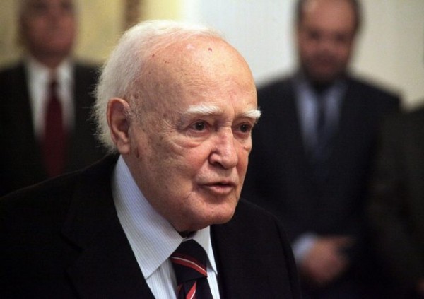 Πέθανε ο πρώην πρόεδρος της Δημοκρατίας Κάρολος Παπούλιας