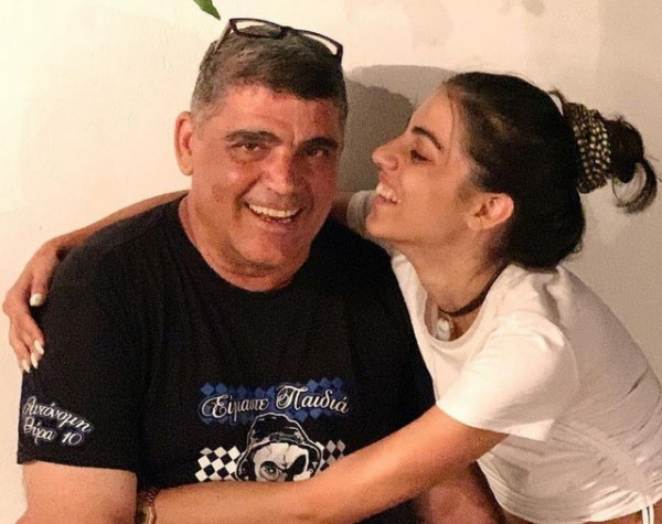 Το υβριστικό ποστ του πατέρα της Άννας Μαρίας Βέλη για τον Τριαντάφυλλο (VIDEO)