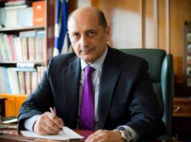 Τιμωρήθηκε με παύση έξι μηνών ο Πέτρος Μαντούβαλος γιατί εξαπάτησε πελάτισσά του