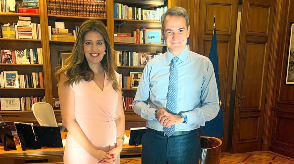Η Κωνσταντίνα Καραμπατσώλη συναντήθηκε με τον πρωθυπουργό Κυριάκο Μητσοτάκη