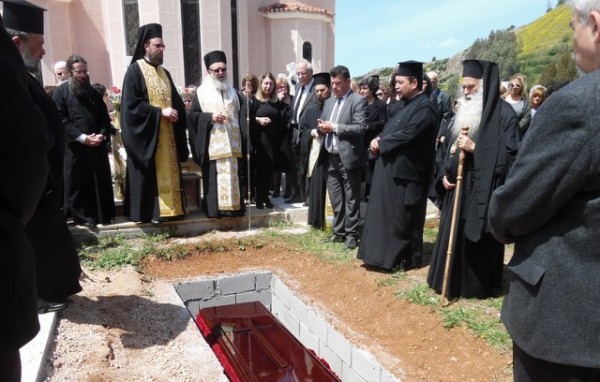 Φωτογραφίες στη μνήμη του μακαριστού ιερέα Ανέστη Νάκου