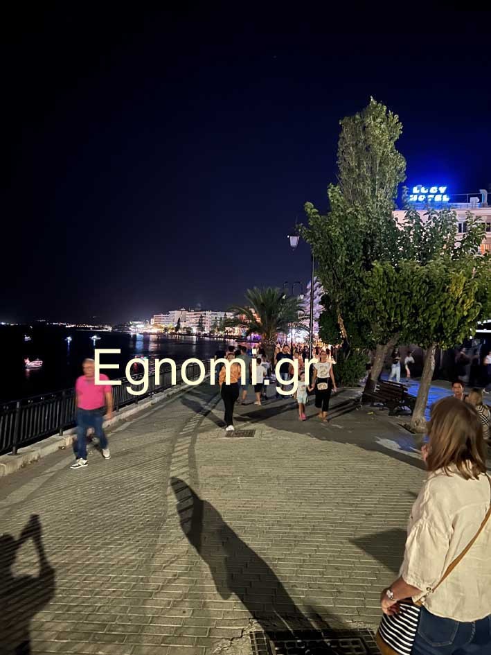 Στο σκοτάδι η παραλία Χαλκίδας