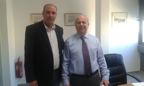 Γιώργος Χότζογλου: Συνάντηση με φίλους στο Πευκί και συζήτηση με τον Παγώνη