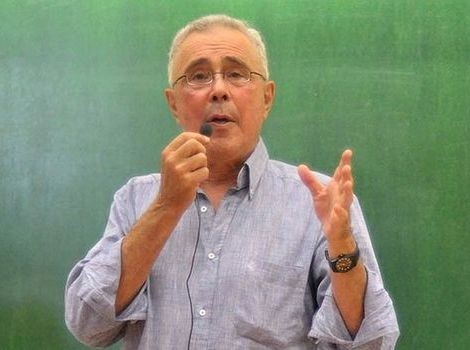 Ομιλία Ζουράρι στη Βουλή: Κι όποιος κατάλαβε, κατάλαβε... (video)