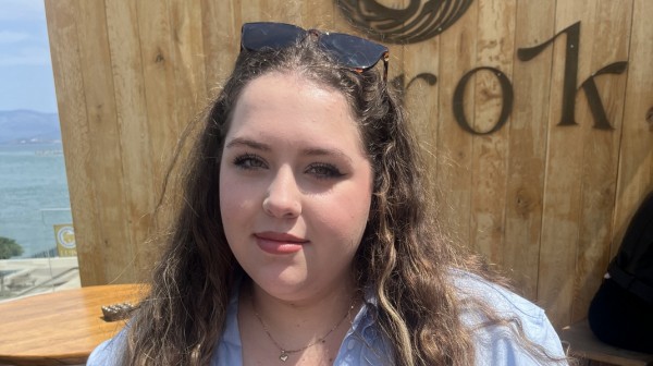 ΧΑΛΚΙΔΑ: Η Μάρσι προτιμάει συγκεκριμένο τύπο κινητού τηλεφώνου