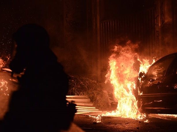 Εριξαν μολότοφ έξω από το τουρκικό προξενείο της Θεσσαλονίκης