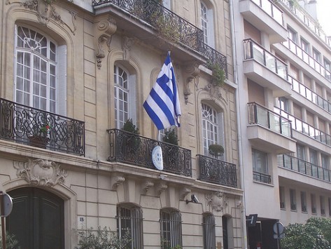 Βόμβα στην ελληνική πρεσβεία στο Παρίσι