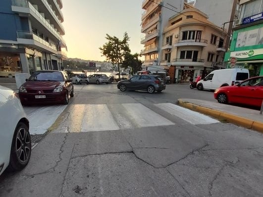ΧΑΛΚΙΔΑ: Σε άθλια κατάσταση πολλές διαβάσεις πεζών- Ξεκίνησε να τις βάφει ο Δήμος