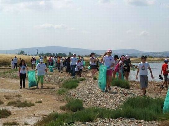 Οι Αγιωργήτες καθαρίζουν τη Μουρτερή