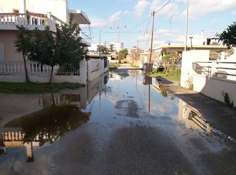 Συνοικία της Χαλκίδας μετατρέπεται σε λίμνη όταν βρέχει