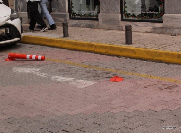ΧΑΛΚΙΔΑ: Οδηγοί ...καβαλάνε τα πορτοκαλί κολωνάκια σήμανσης