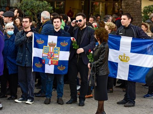 Ο αποχαιρετισμός...