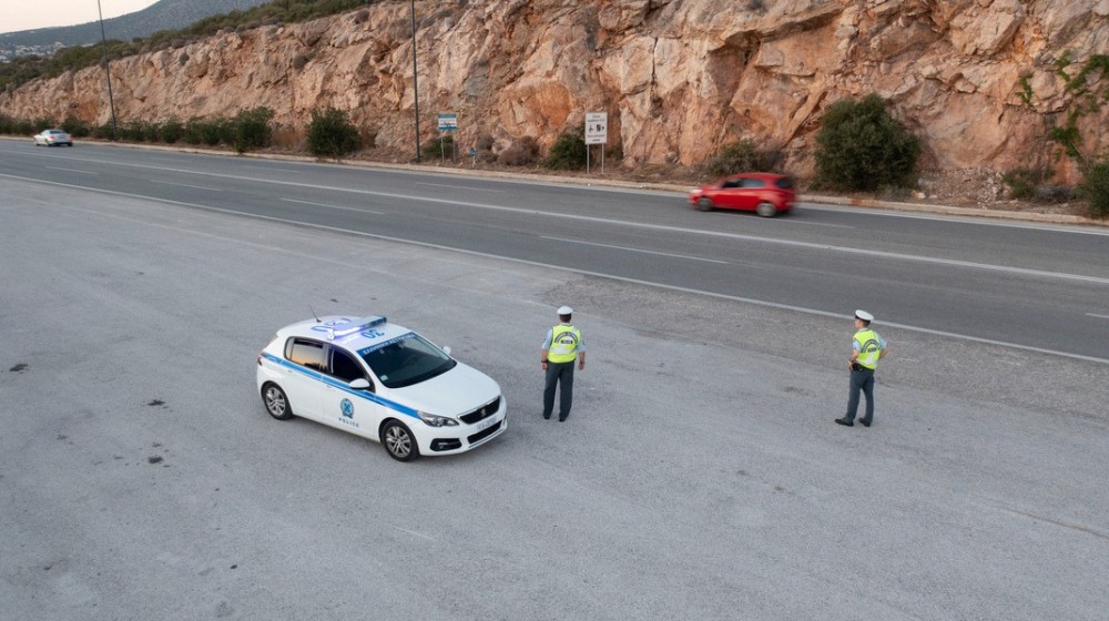 Συνελήφθησαν δύο Έλληνες γιατί ενημέρωναν τους οδηγούς για τα μπλόκα της Αστυνομίας μέσω viber